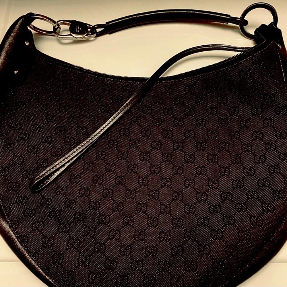 Gucci black DENIM Hobo 🔥😍🔥 (No DISCOLORATION that’s the lighting)